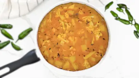 Coliflor_al_Curry_con_Semillas_de_Mostaza_Receta_Ayurvédica_Saludable_Cocina_Vegetariana_Plato_de_Coliflor_al_Curry_Dieta_Nutritiva_Deliciosa_Comida_Vegana_Saludable_Cocina_Plato_Natural_Ayurveda_Comida_Ayurvédica_Ayurveda